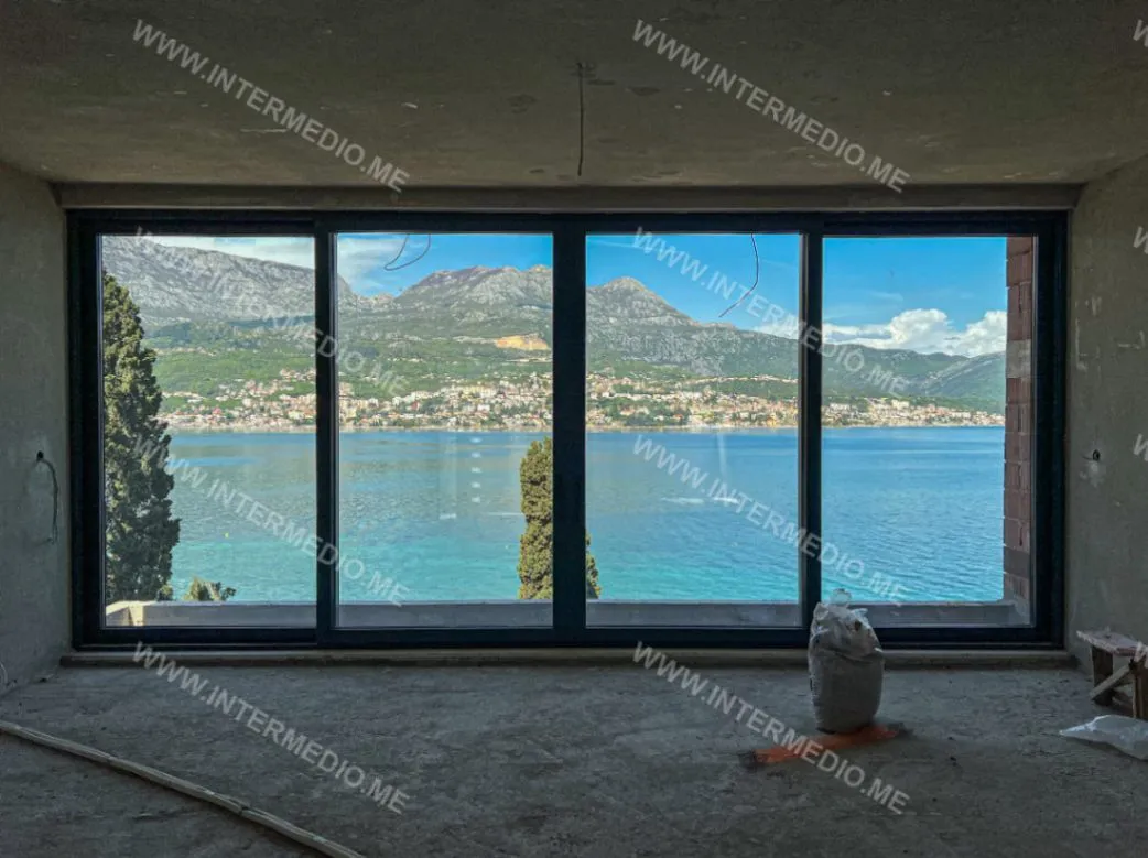 Prodaja, kuća, 430m², Njivice, Herceg Novi