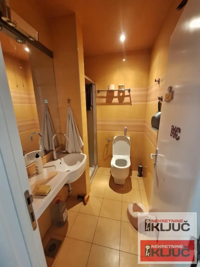 Prodaja, stan, 174m², Bulevar Oslobodjenja, Novi Sad Sve Podlokacije