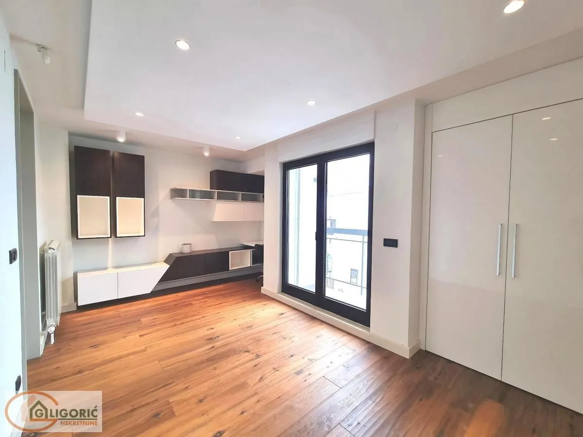Prodaja, kuća, 305m², Čukarica, Beograd