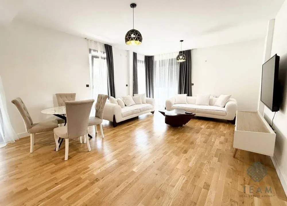 Izdavanje, dvosoban stan, 100m², Dalmatinska ulica, Podgorica