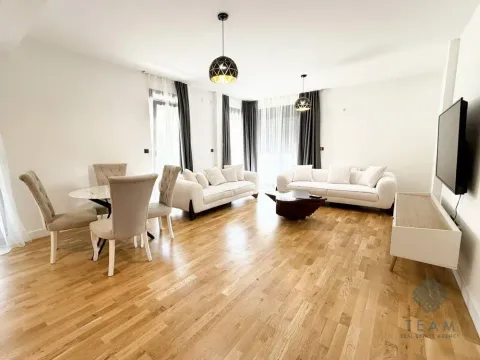 Izdavanje, dvosoban stan, 100m², Dalmatinska ulica, Podgorica