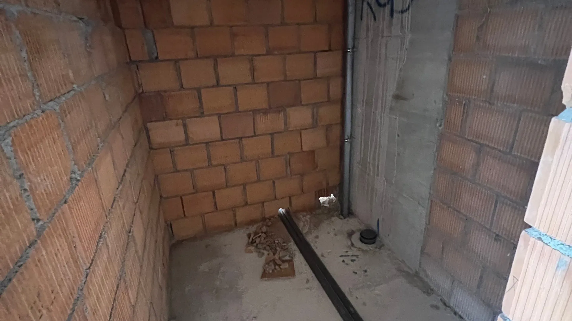 Rent, office space, 76m², Šušanj, Bar