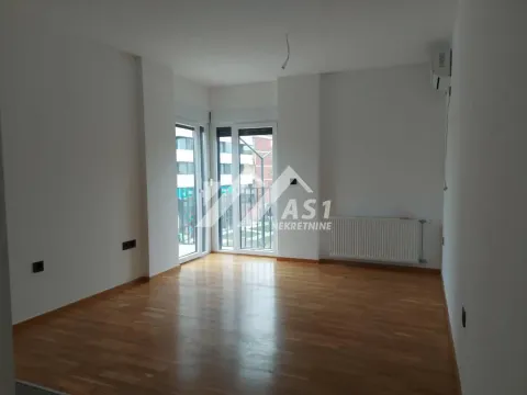 Izdavanje, dvosoban stan, 50m², Sajam, Novi Sad Sve Podlokacije - image 2