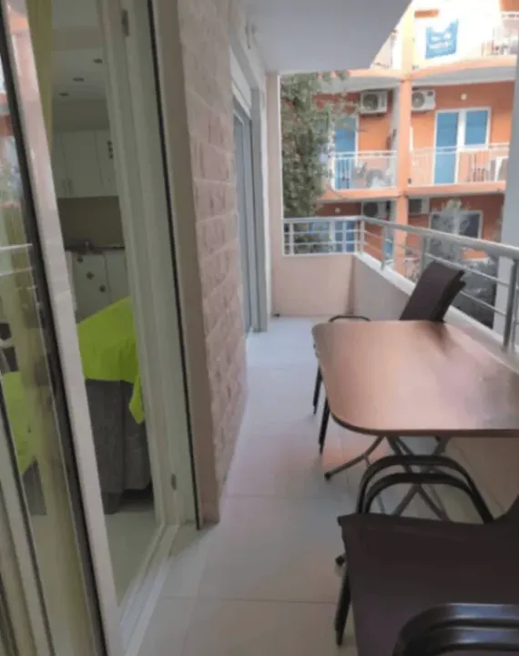 Rent, two bedroom apartment, 58m², Bečići, Budva