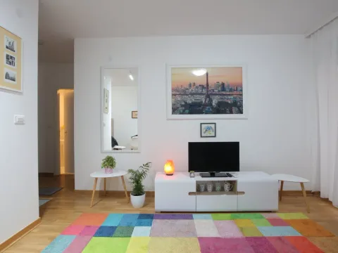 Izdavanje, jednosoban stan, 45m², City Kej, Podgorica - image 15