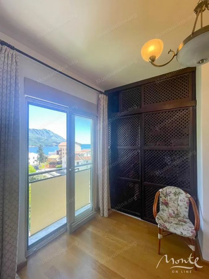 Sale, three bedroom apartment, 98m², Bečići, Budva