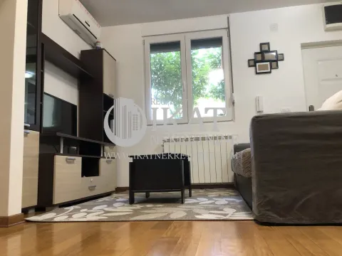 Prodaja, dvosoban stan, 44m², Zemun Gornji Grad, Zemun Sve Podlokacije - image 1