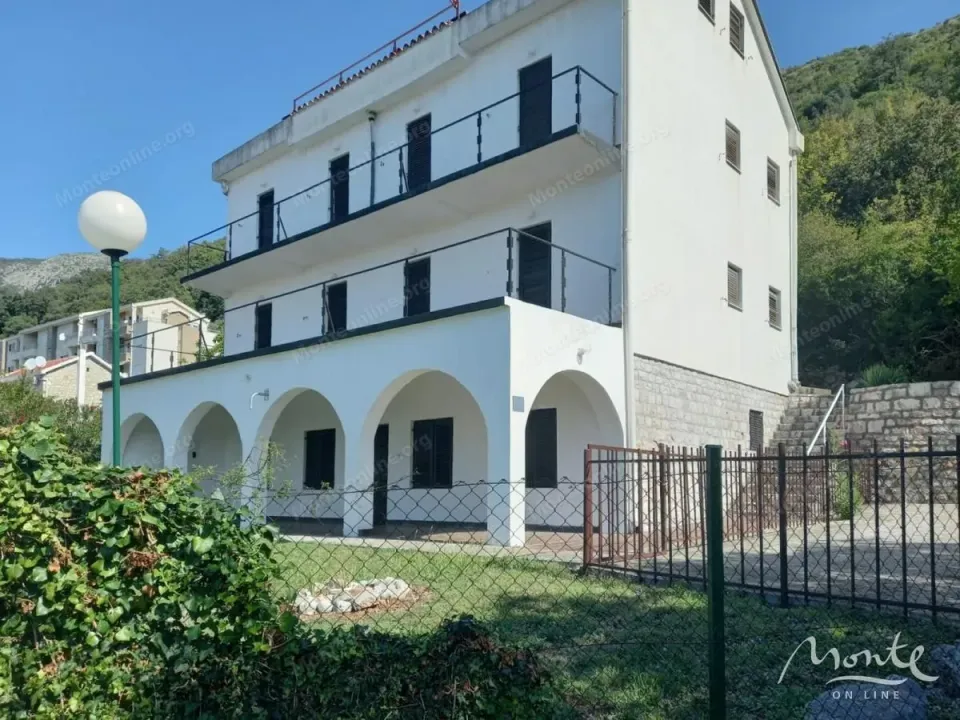 Sale, hospitality venue, 480m², Petrovac, Budva