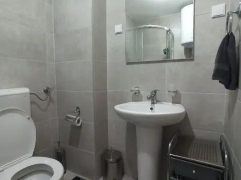 Prodaja, jednosoban stan, 45m², Stari Aerodrom, Podgorica - image 2