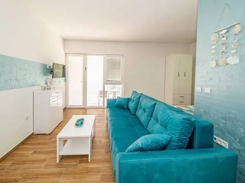 Rent, studio apartment, 36m², Sutomore, Bar - image 3