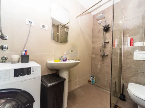 Izdavanje, jednosoban stan, 40m², Krivi Most, Podgorica - image 9