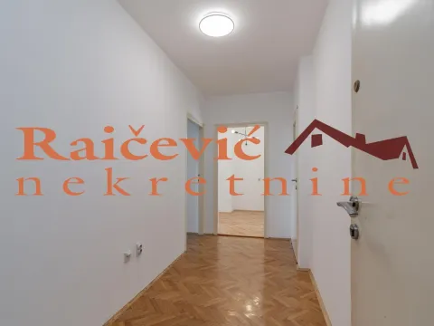 Prodaja, jednosoban stan, 38m², Kalenić Pijaca, Vračar Sve Podlokacije - image 5