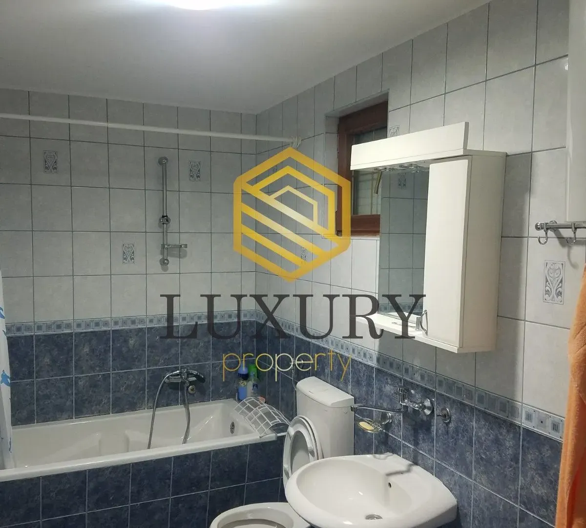 Izdavanje, stan, 140m², Zlatica, Podgorica