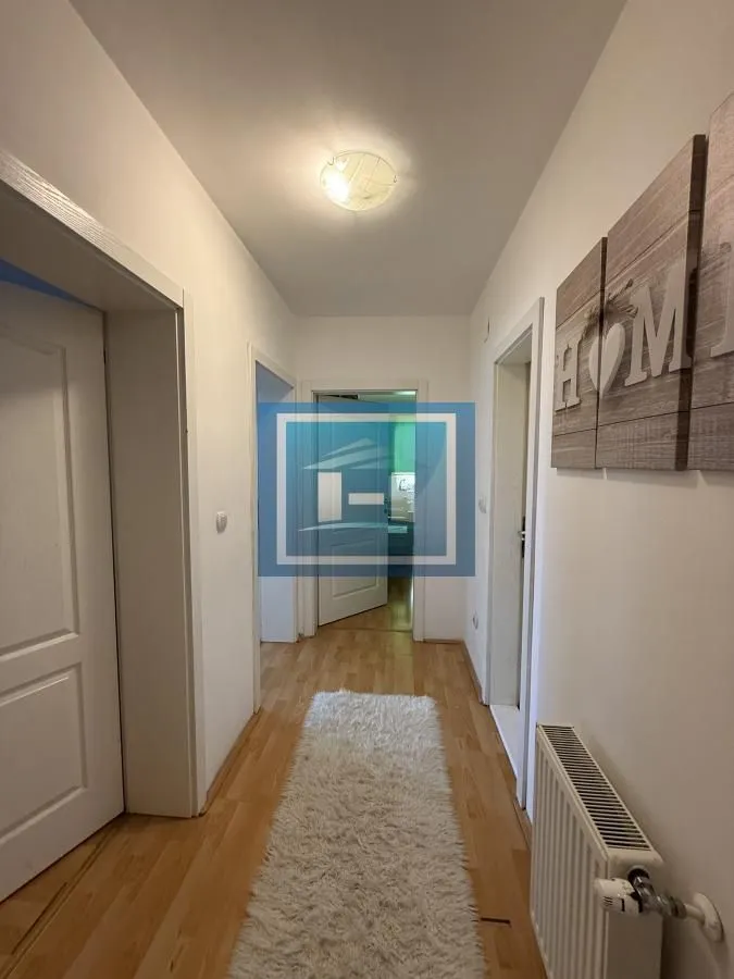 Prodaja, trosoban stan, 79m², Centar, Jagodina