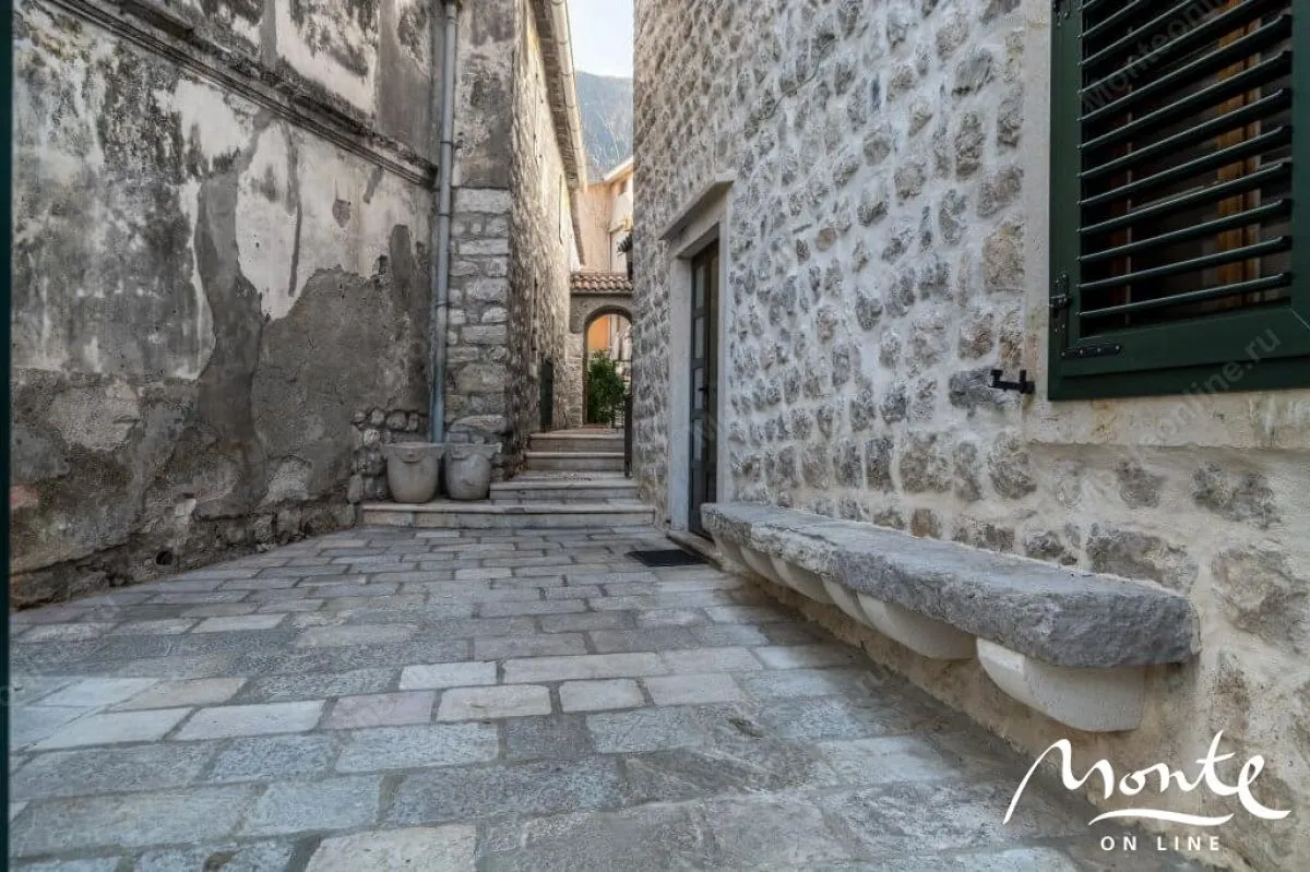 Prodaja, kuća, 330m², Prčanj, Kotor