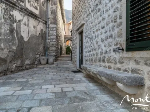 Prodaja, kuća, 330m², Prčanj, Kotor - image 7