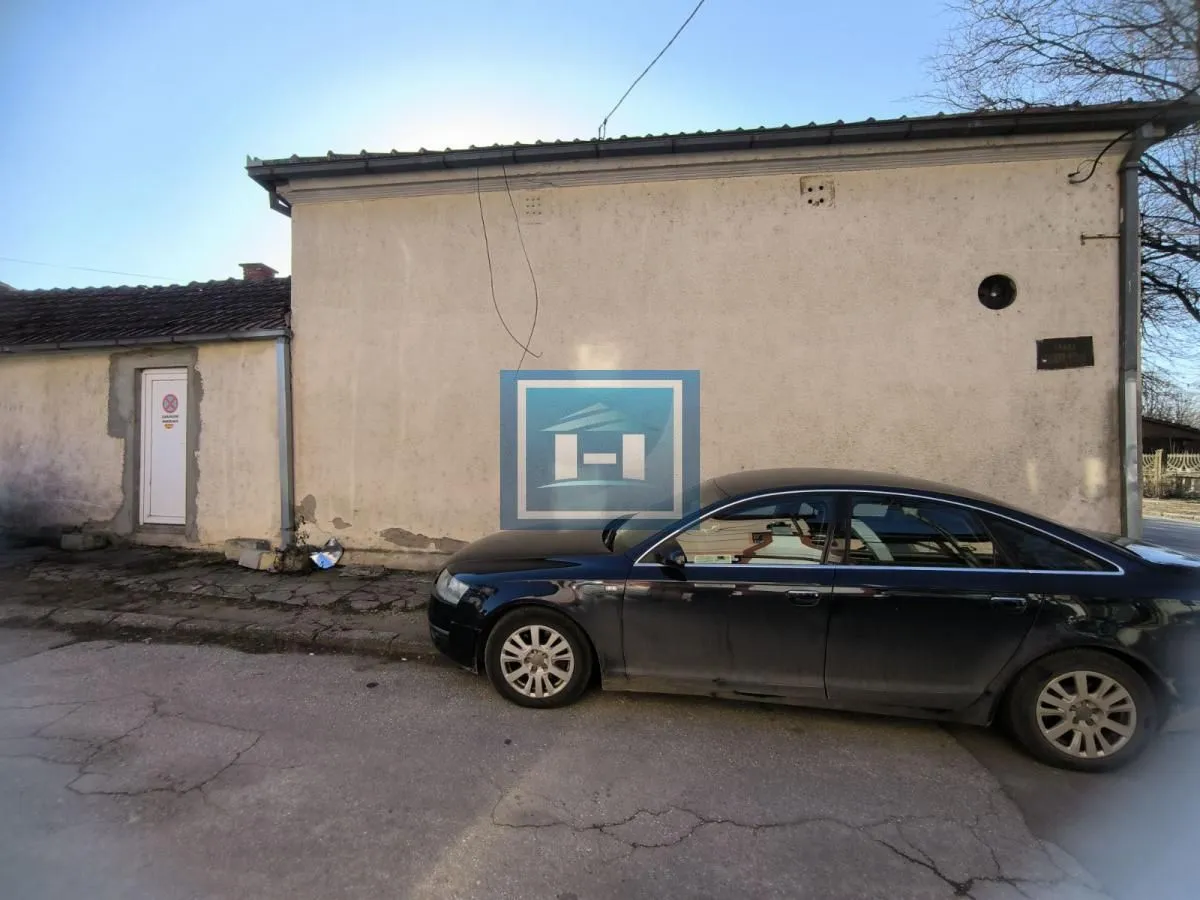 Sale, office space, 37m², Ćuprija, Srbija