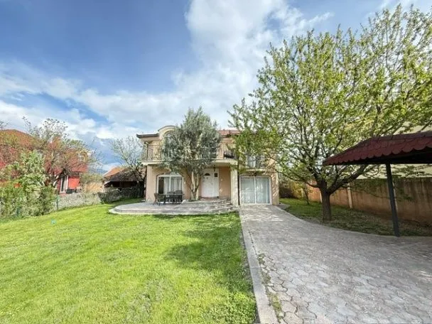 Izdavanje, kuća, 180m², Donja Gorica, Podgorica