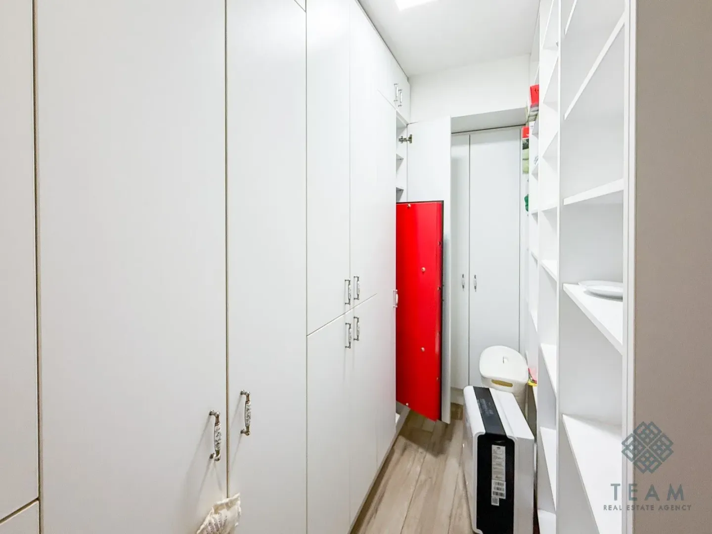 Izdavanje, trosoban stan, 147m², Gorica C, Podgorica
