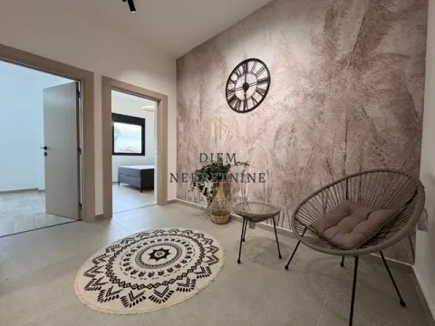 Izdavanje, kuća, 150m², Donja Gorica, Podgorica - image 11