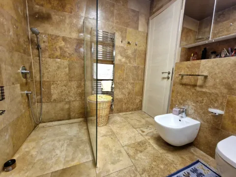 Izdavanje, dvosoban stan, 85m², Budva, Crna Gora - image 14