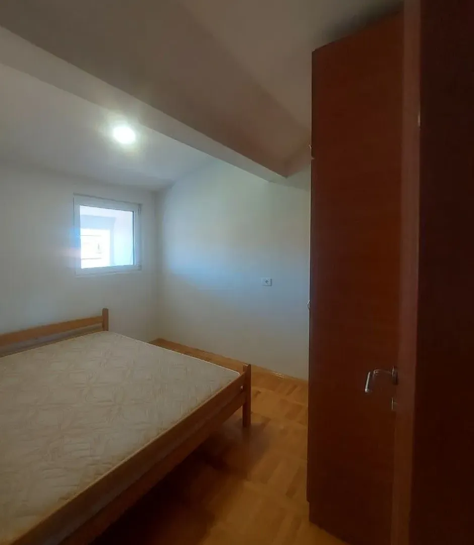Izdavanje, trosoban stan, 86m², Centar, Nikšić