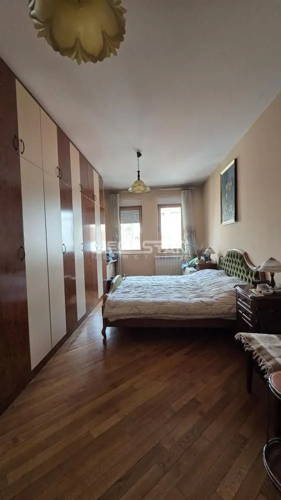 Prodaja, trosoban stan, 76m², Čubura, Beograd