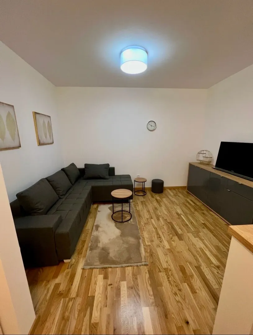 Rent, one bedroom apartment, 38m², Bečići, Budva