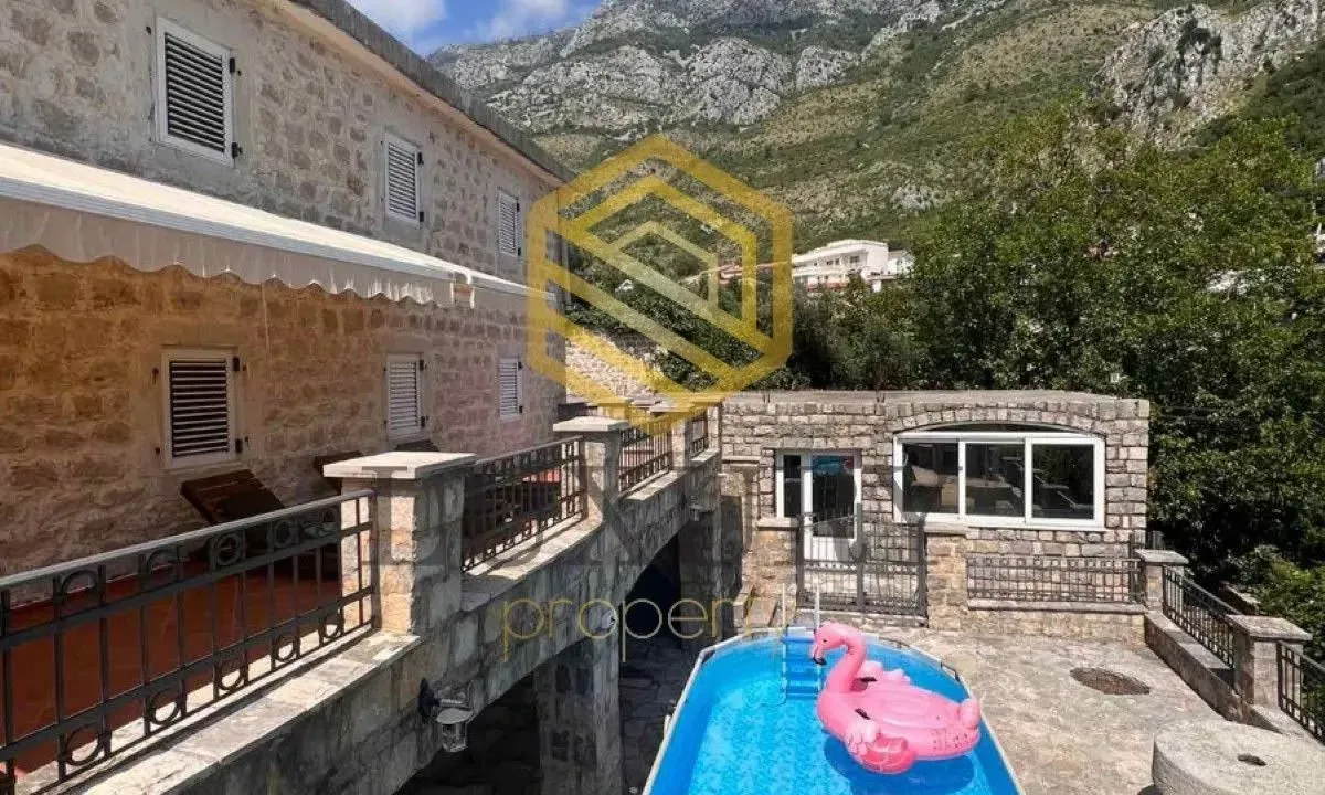 Sale, house, 425m², Rijeka Reževići, Budva
