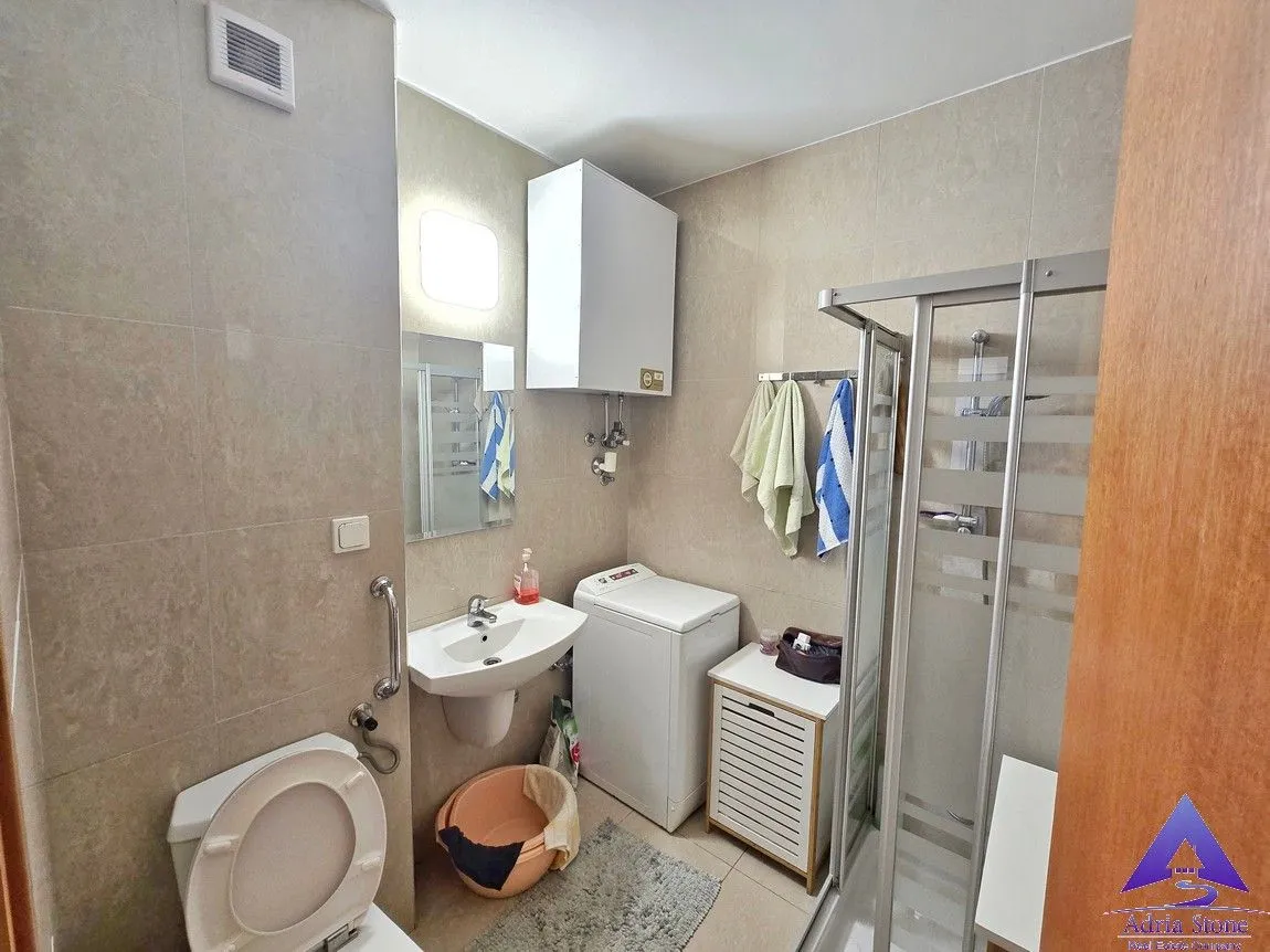 Prodaja, jednosoban stan, 44m², Podkošljun, Budva