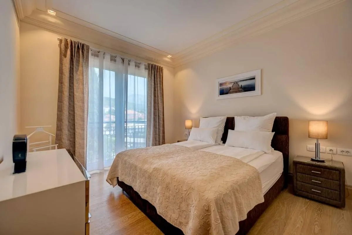 Rent, one bedroom apartment, 79m², Tivat, Crna Gora