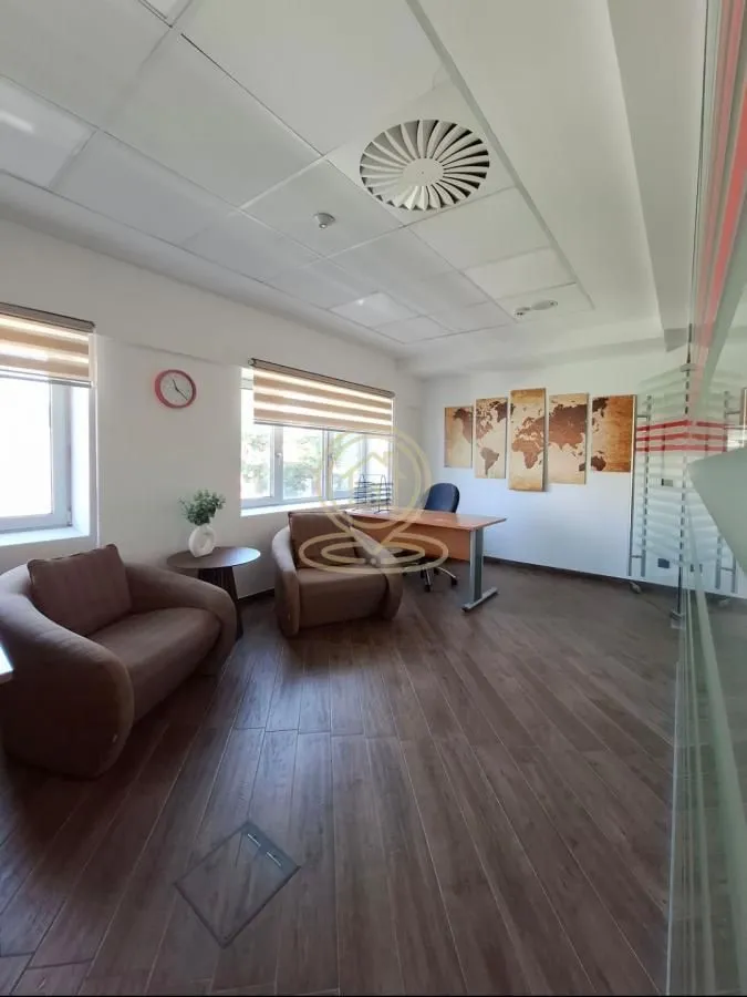 Rent, office space, 325m², Zemun Sve Podlokacije, Beograd