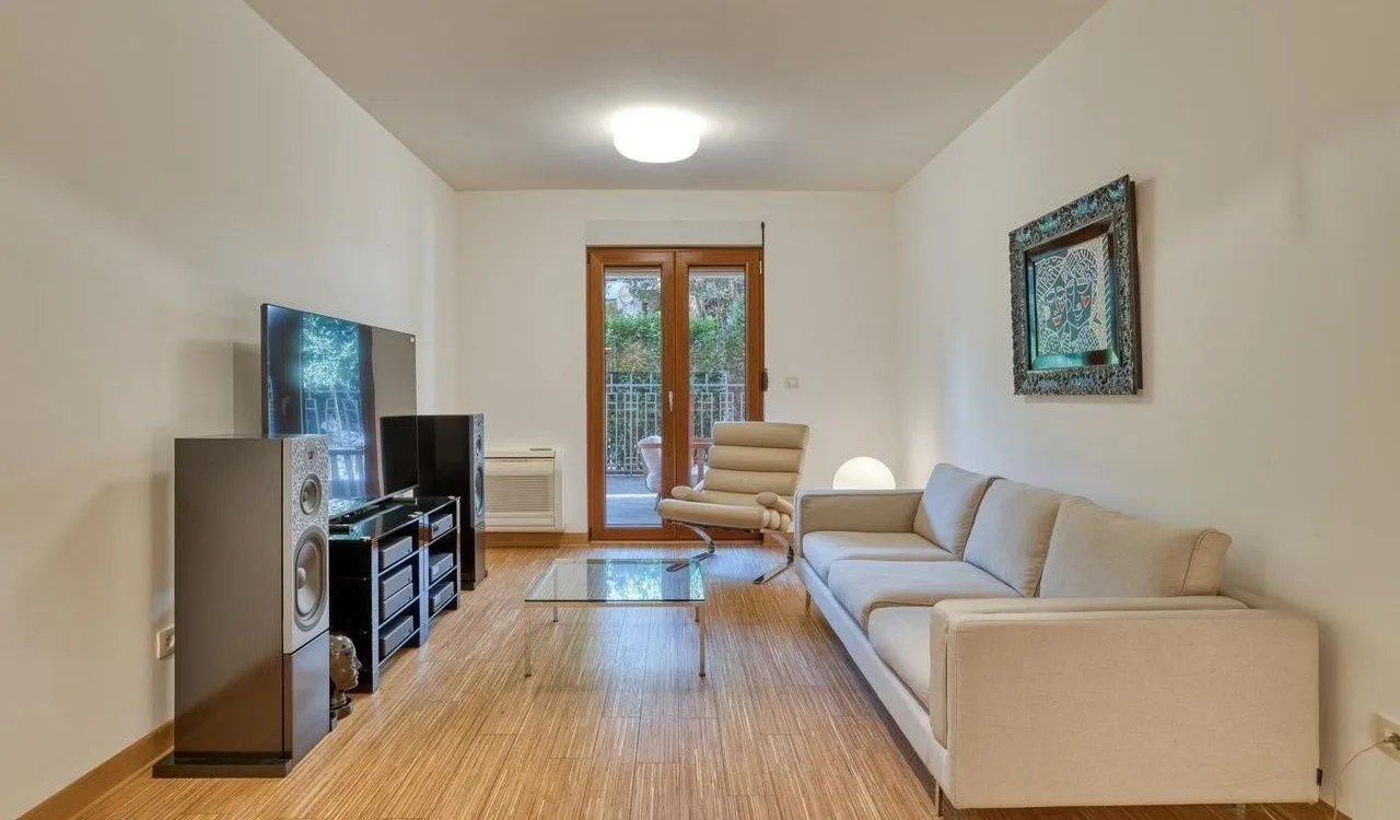 Prodaja, dvosoban stan, 90m², Gorica C, Podgorica