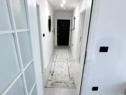 Izdavanje, dvosoban stan, 65m², Stari Aerodrom, Podgorica - image 9