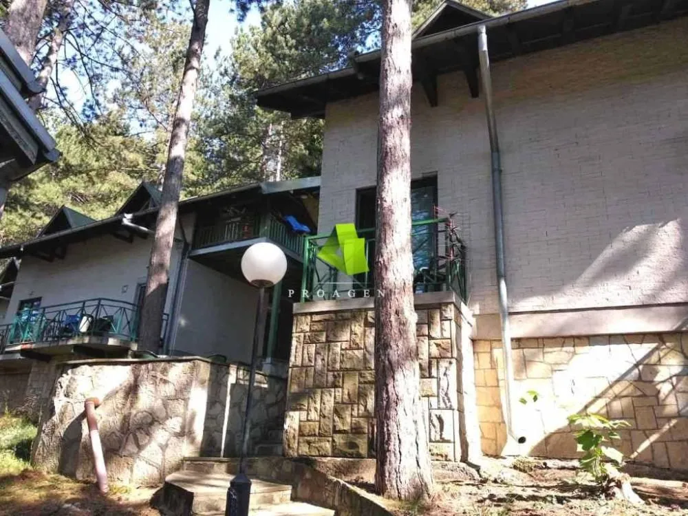 Prodaja, trosoban stan, 52m², Vrnjačka Banja, Srbija