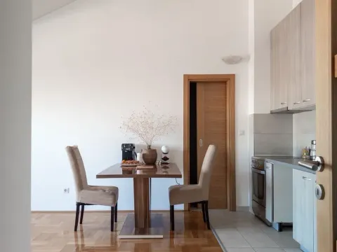 Prodaja, dvosoban stan, 75m², Stari Aerodrom, Podgorica - image 14