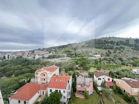 Rent, one bedroom apartment, 45m², City Kej, Podgorica - image 13