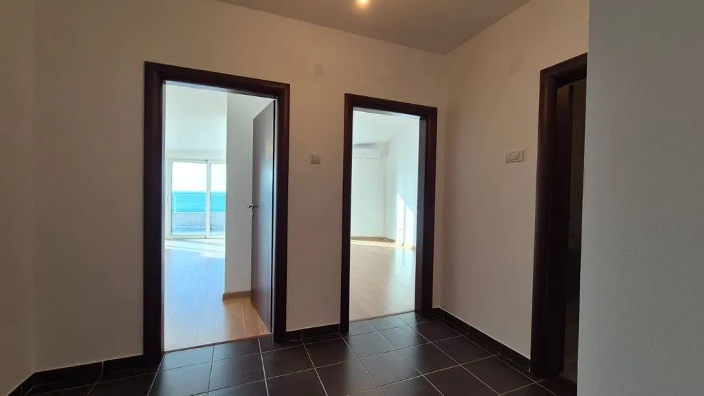 Prodaja, trosoban stan, 169m², Petrovac, Budva