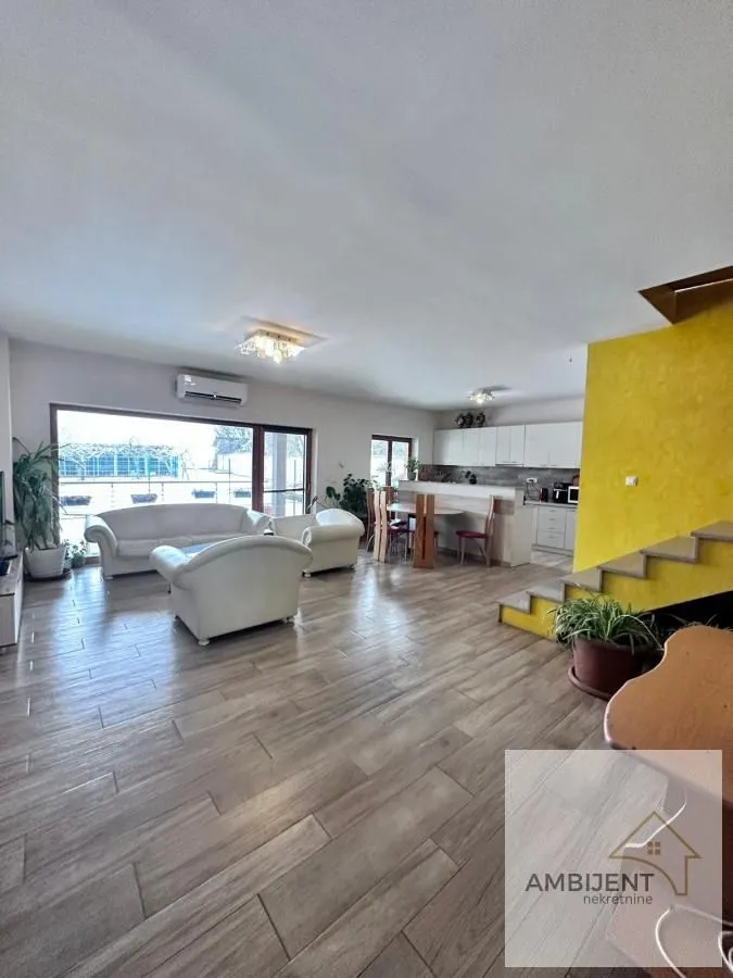 Prodaja, kuća, 299m², Stari Banovci, Stara Pazova