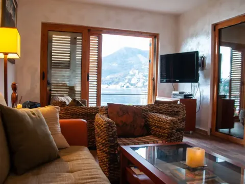 Prodaja, kuća, 130m², Tivat, Crna Gora - image 1