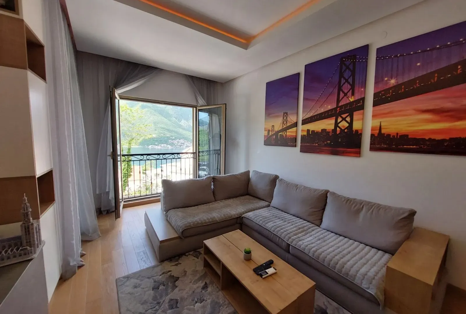 Rent, one bedroom apartment, 57m², Dobrota, Kotor