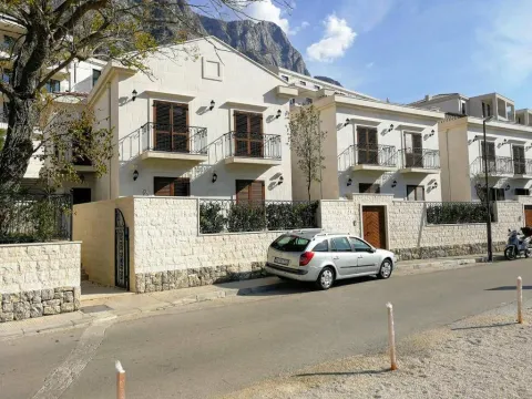 Sale, house, 192m², Dobrota, Kotor - image 18