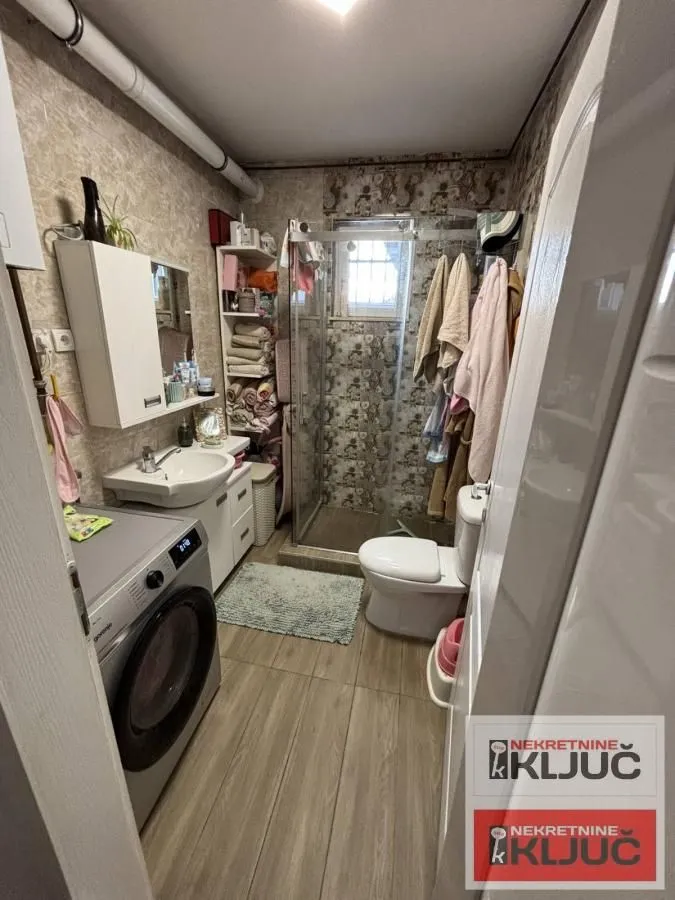 Prodaja, dvosoban stan, 54m², Lipov gaj, Novi Sad Sve Podlokacije