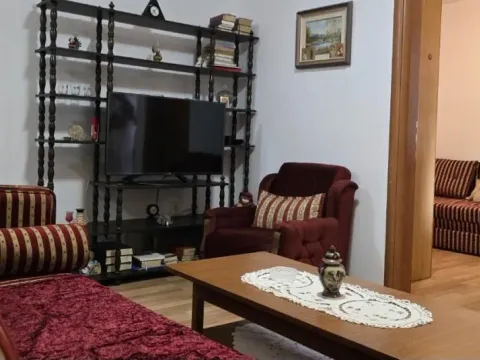 Izdavanje, jednosoban stan, 40m², Centar, Novi Sad