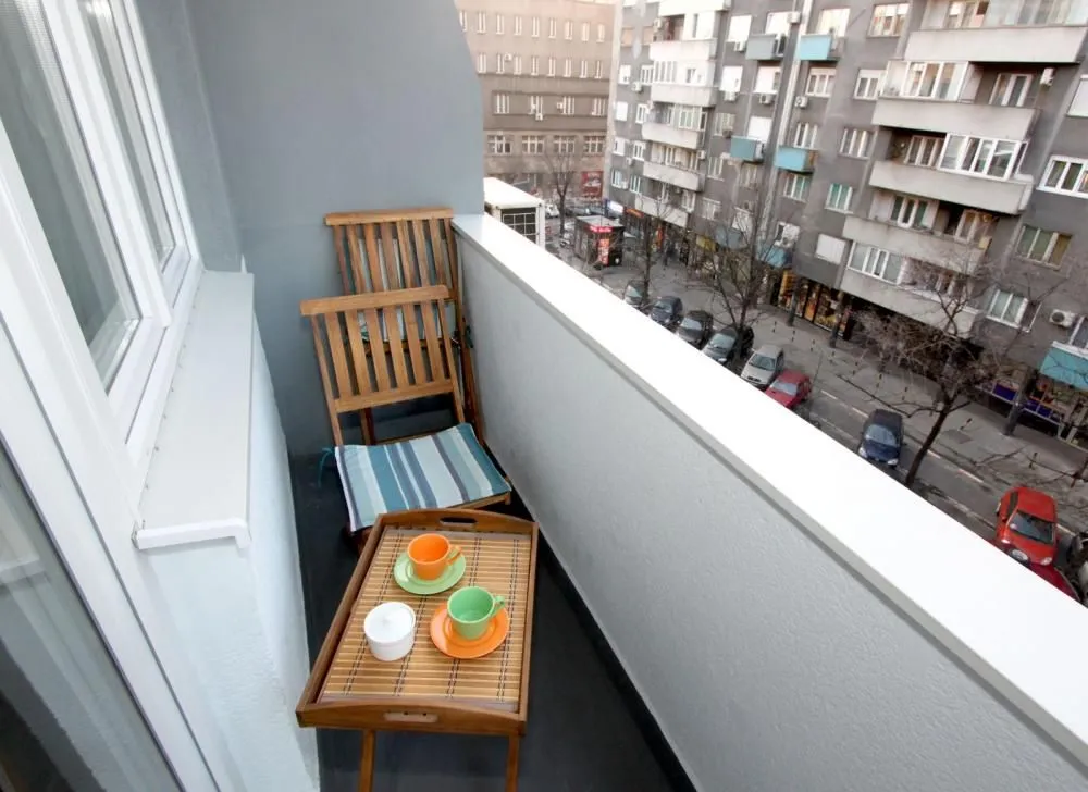 Izdavanje, dvosoban stan, 54m², Savski Venac, Beograd