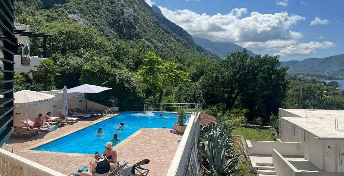 Prodaja, dvosoban stan, 80m², Dobrota, Kotor