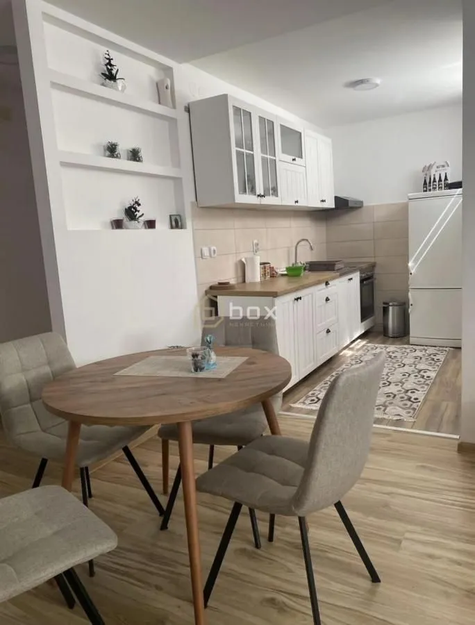 Izdavanje, dvosoban stan, 75m², Pantelej, Niš