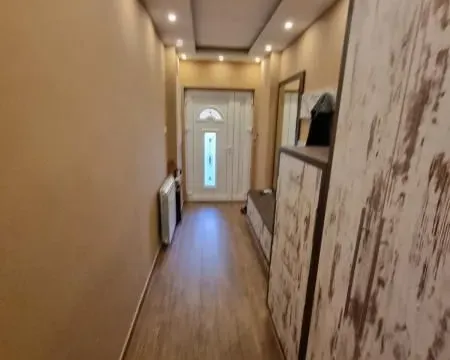 Izdavanje, kuća, 160m², Sremska Kamenica, Petrovaradin - image 10