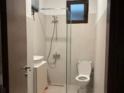 Izdavanje, poslovni prostor, 70m², Centar, Podgorica - image 6