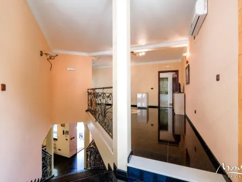 Prodaja, kuća, 560m², Petrovac, Budva - image 19